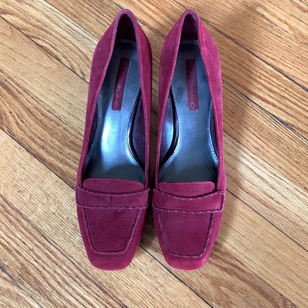Bandolino Red Suede Heels, 2.5 inch heel, only worn twice